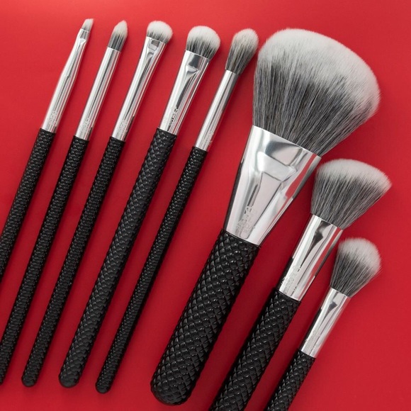Moda studio 8 pc makeup brushes - Picture 1 of 4